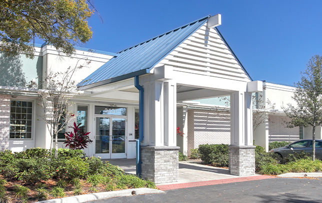 Exterior building of Evolve in Orlando with veterans drug rehab program Orlando